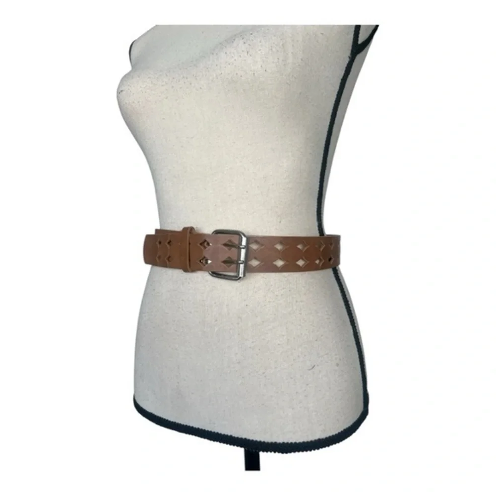 Vintage Brown Leather Belt with Textured Design and Metallic Buckle